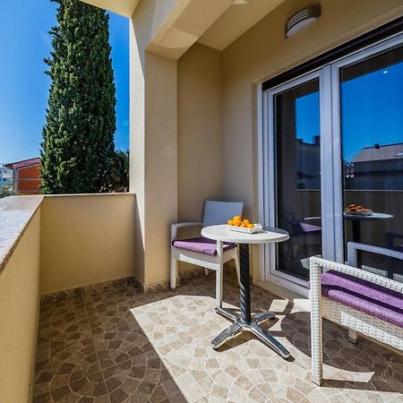 Apartment Andriana With Outdoor Pool Каштела Екстер'єр фото